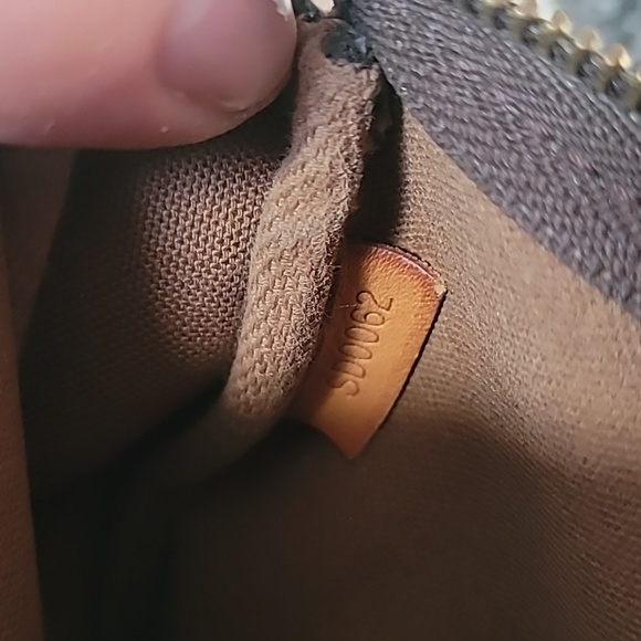 Louis Vuitton Pochette Vintage w/Dust Bag - Picture 5 of 16